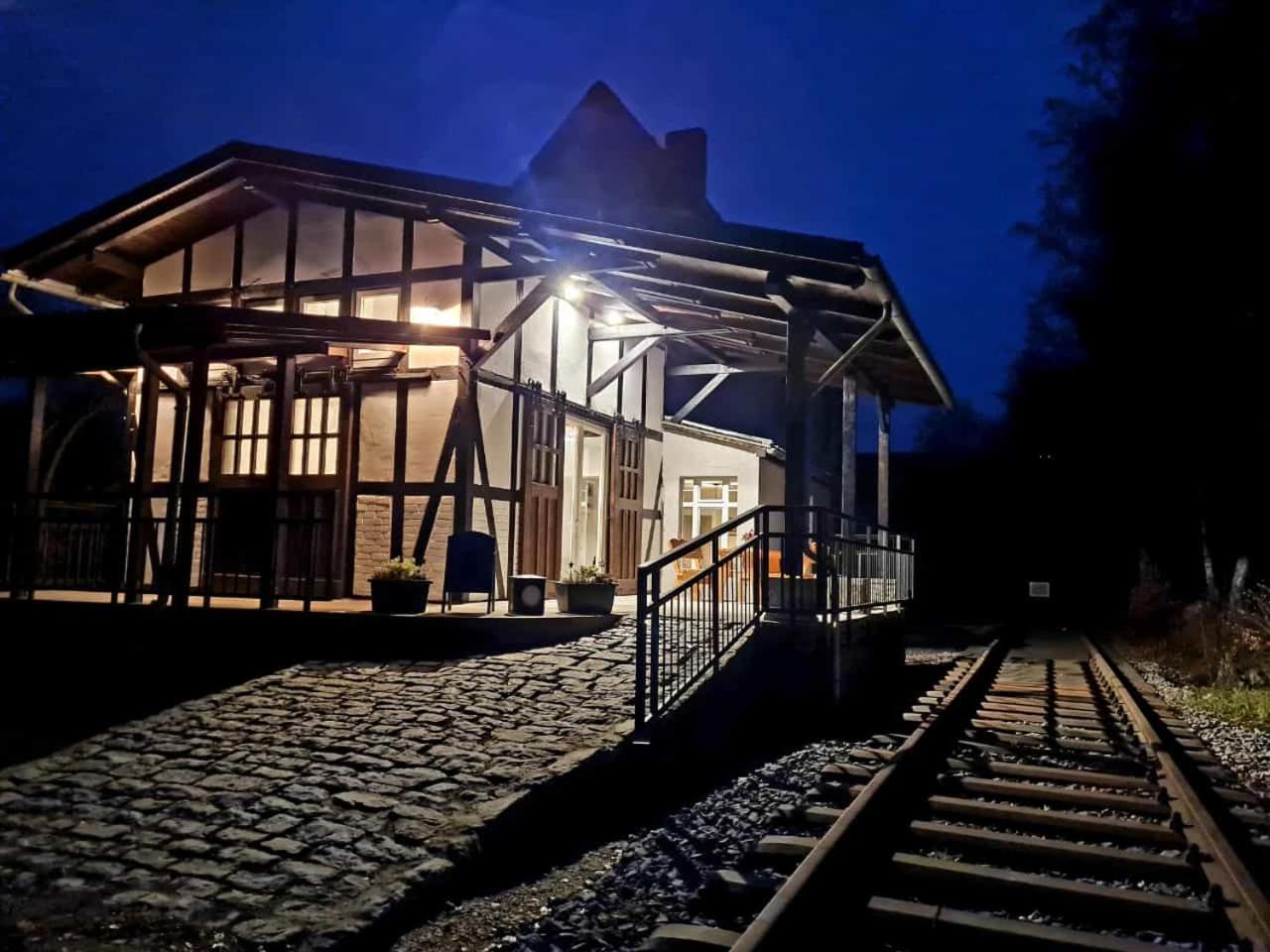 Готель Museumsbahnhof Ahuette Uxheim Екстер'єр фото